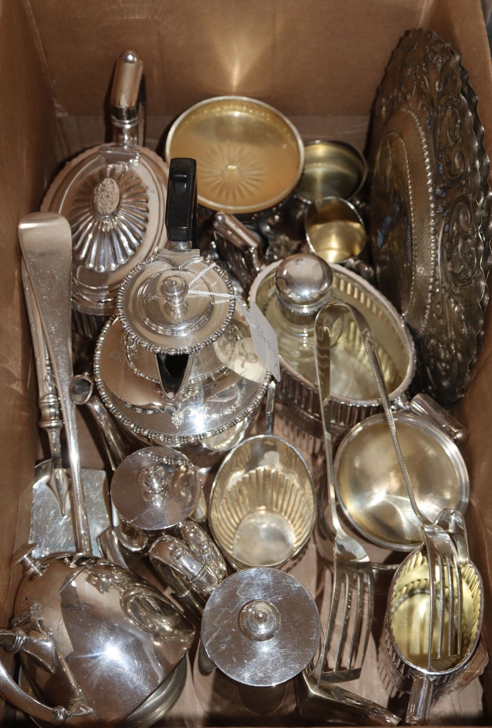 A quantity of plated wares